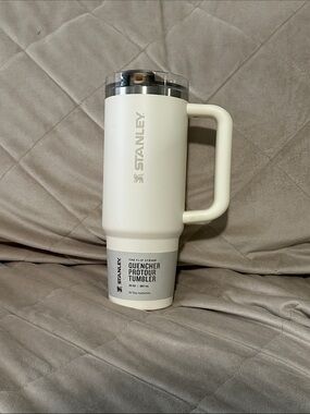 NWT Stanley Cream Quencher ProTour Tumbler with Handle